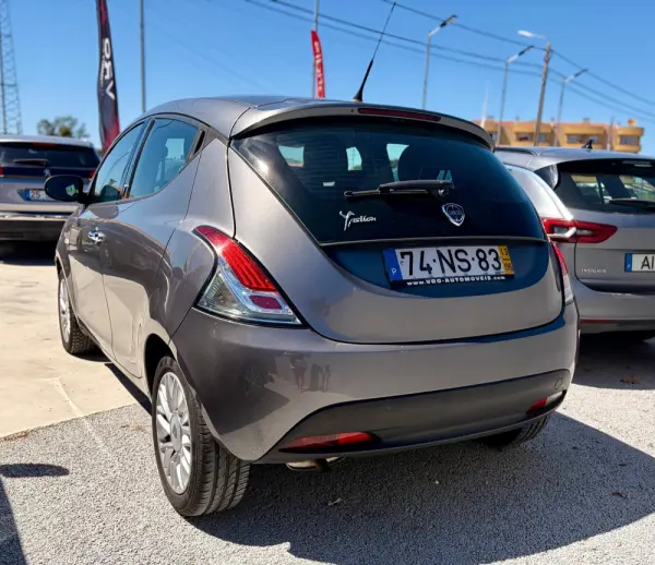 Lancia Ypsilon Outro 22