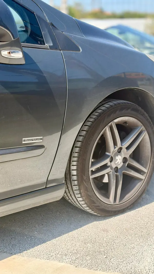 Peugeot 308 SW 1.6 e-HDi Sportium CVM6 3