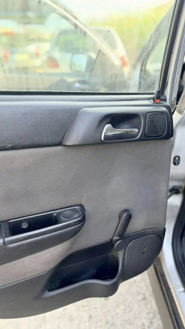 Opel Astra Caravan Outro 3