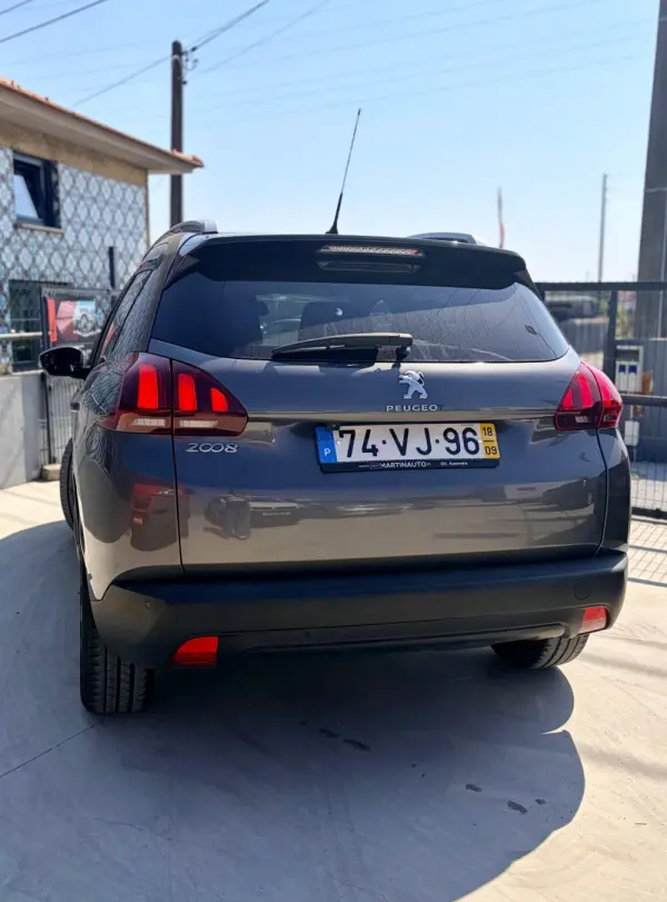 Peugeot 2008 Outro 3