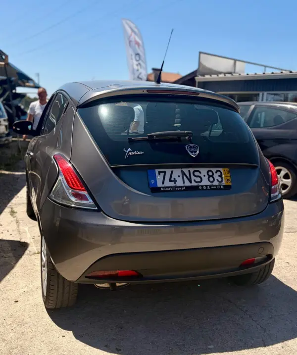 Lancia Ypsilon Outro 6