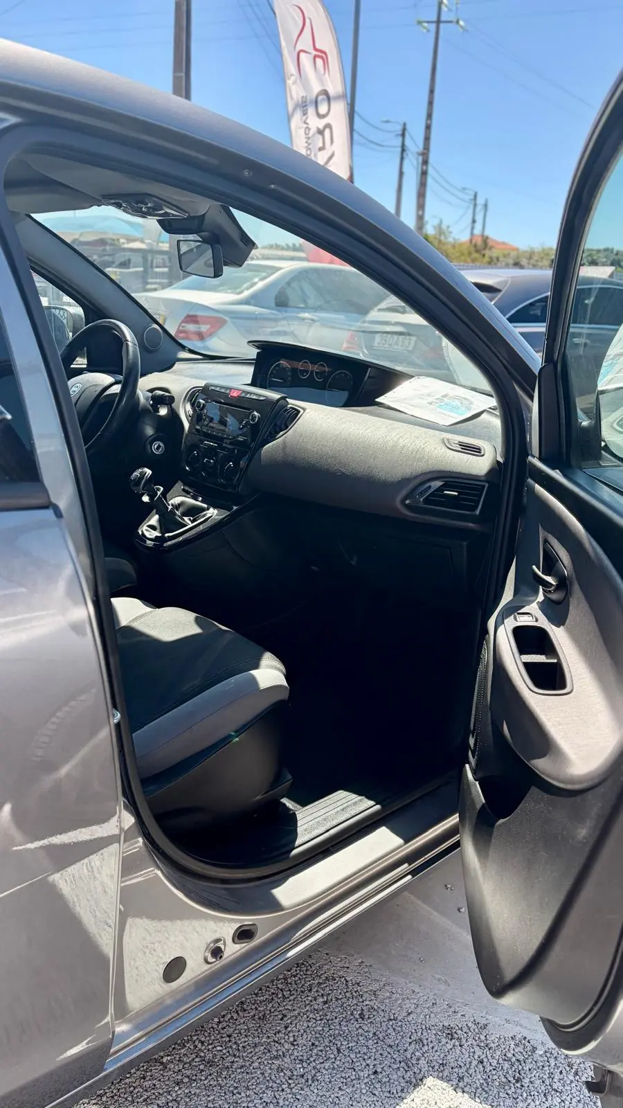 Lancia Ypsilon Outro 19