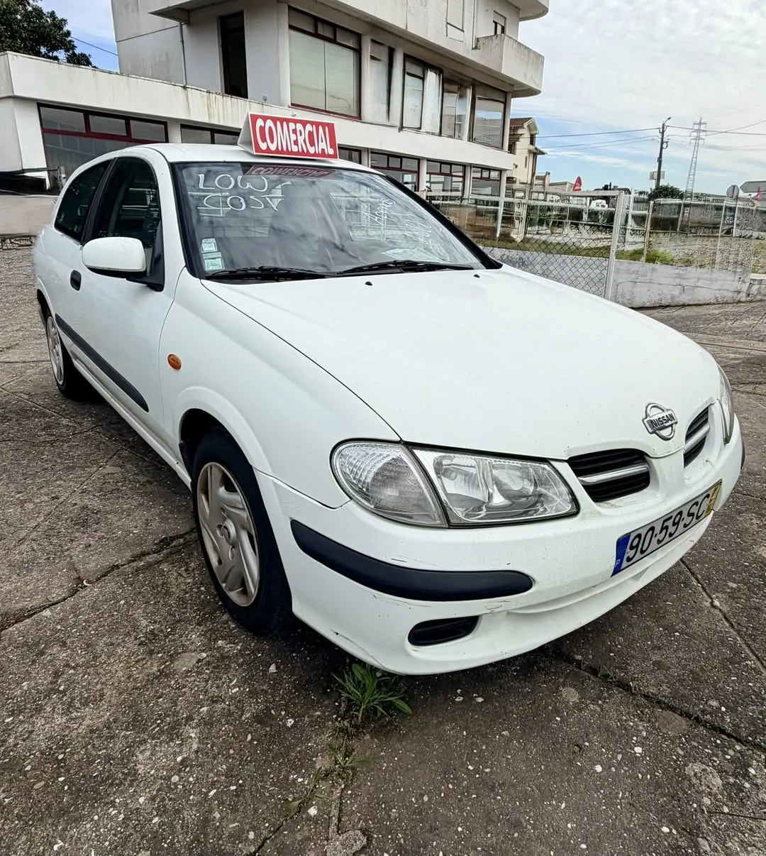 Nissan Almera Outro 1