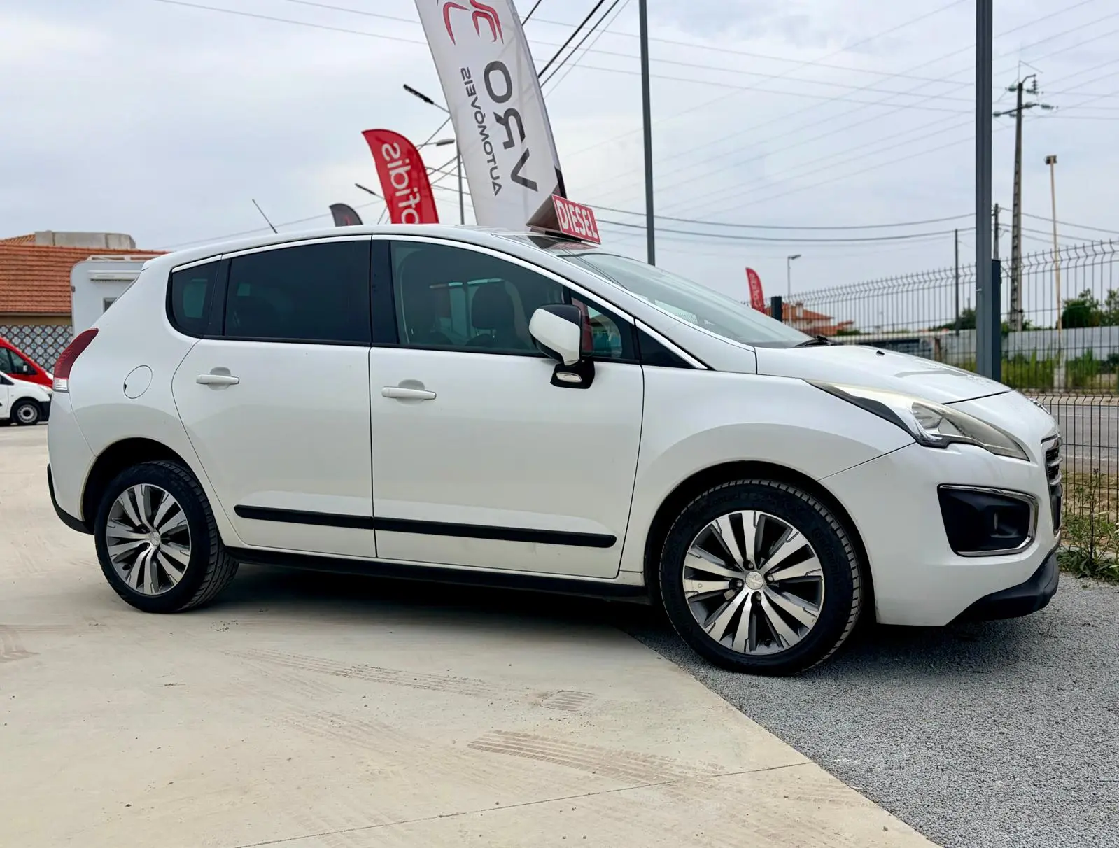 Peugeot 3008 Outro 17