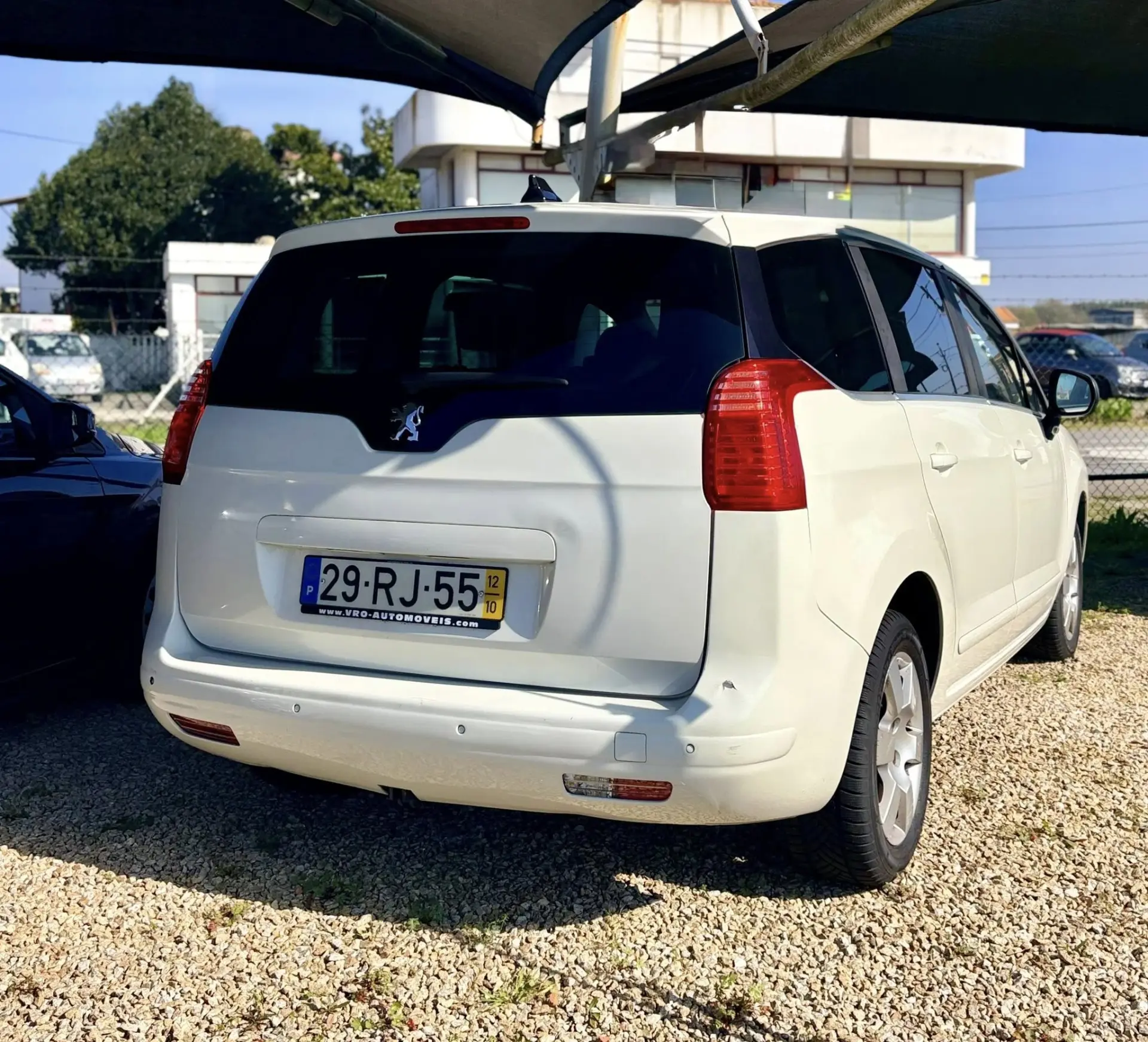 Peugeot 5008 1.6 E-HDi 7L Allure 2-Tronic 3