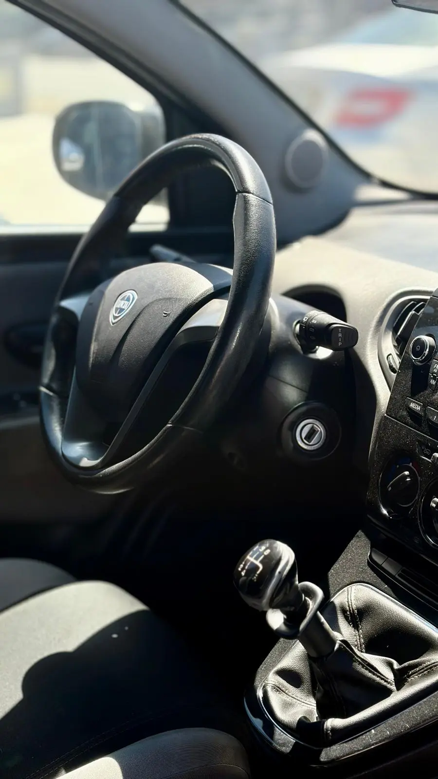 Lancia Ypsilon Outro 18