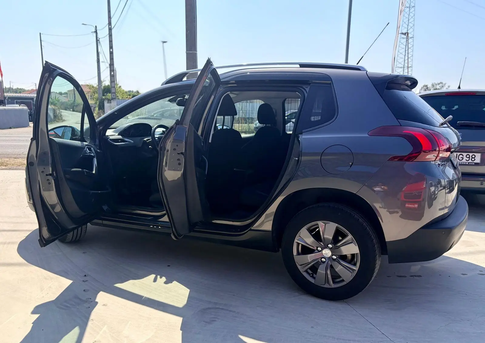 Peugeot 2008 Outro 5