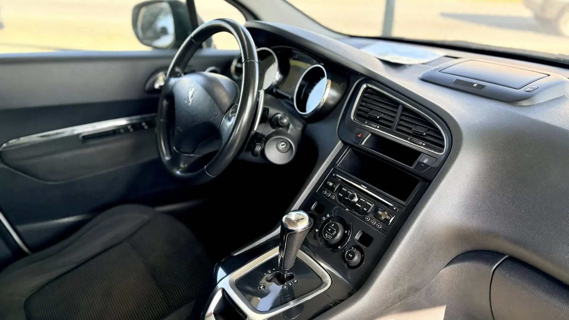 Peugeot 5008 1.6 E-HDi 7L Allure 2-Tronic 5