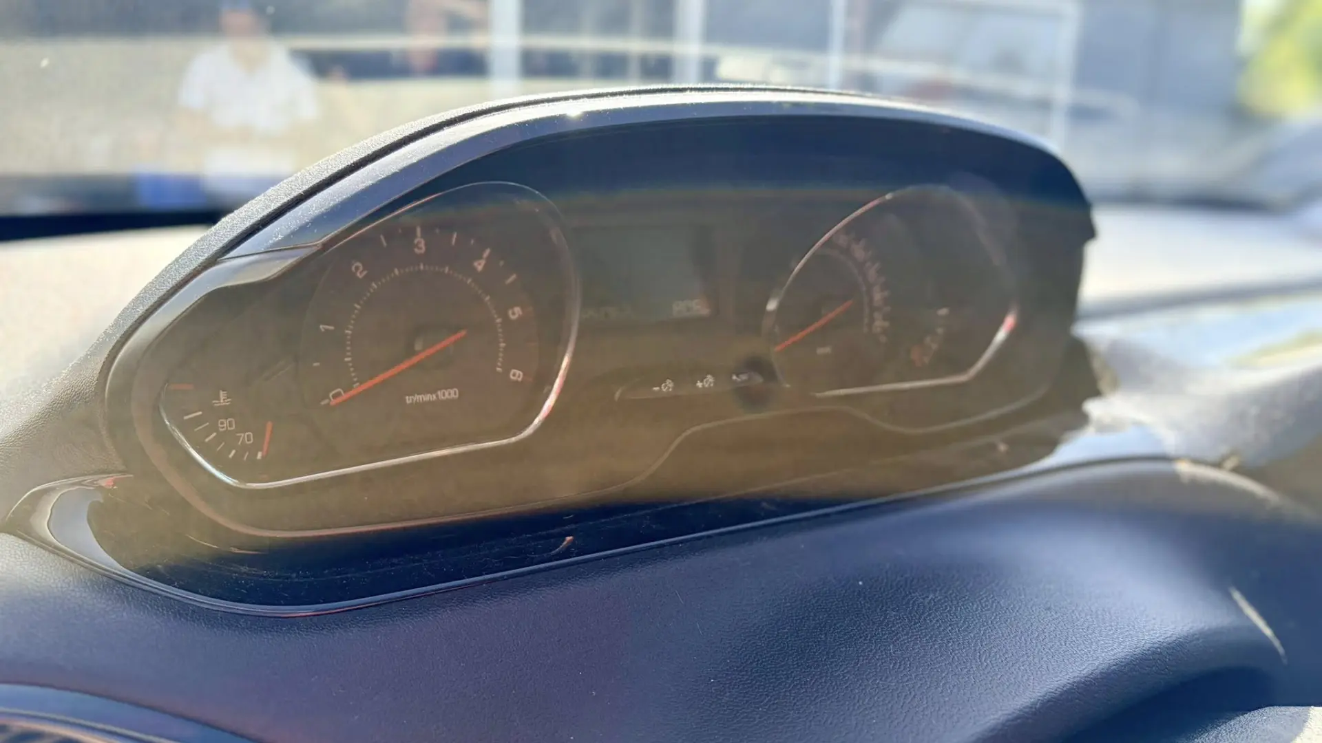 Peugeot 208 1.4 HDi 8