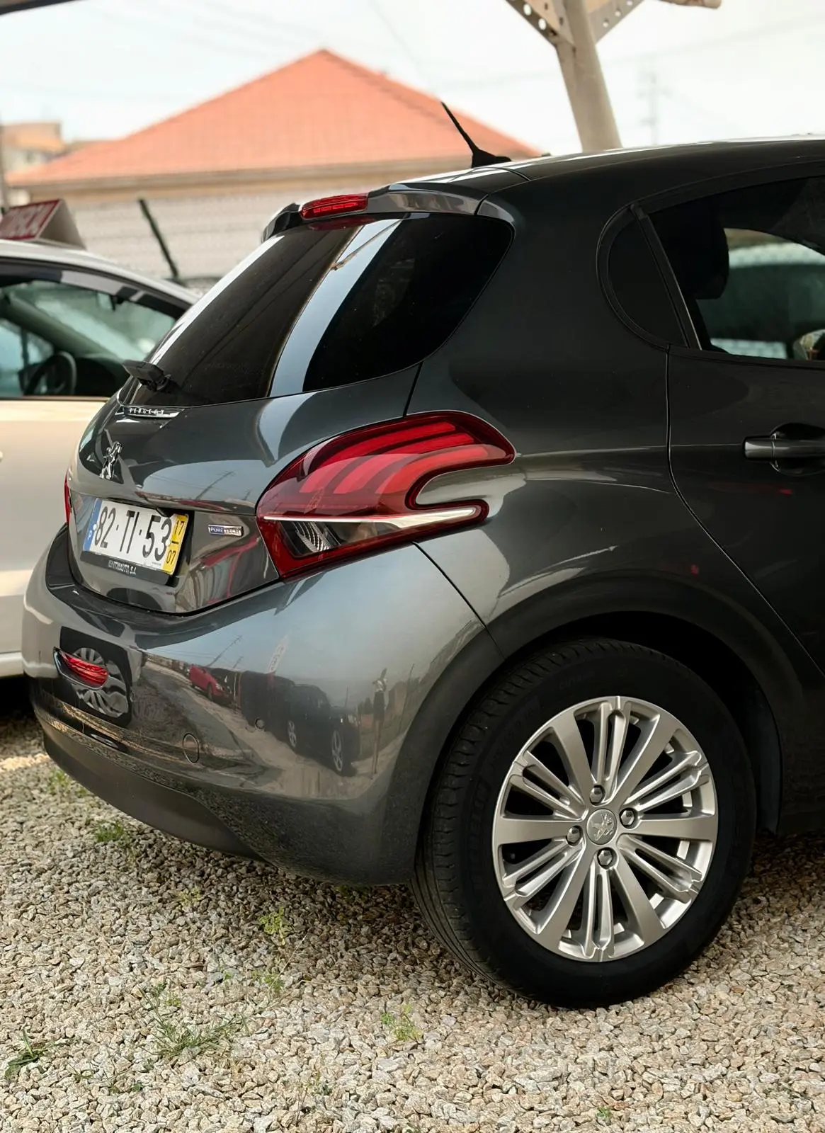 Peugeot 208 1.2 VTi SE Style 2