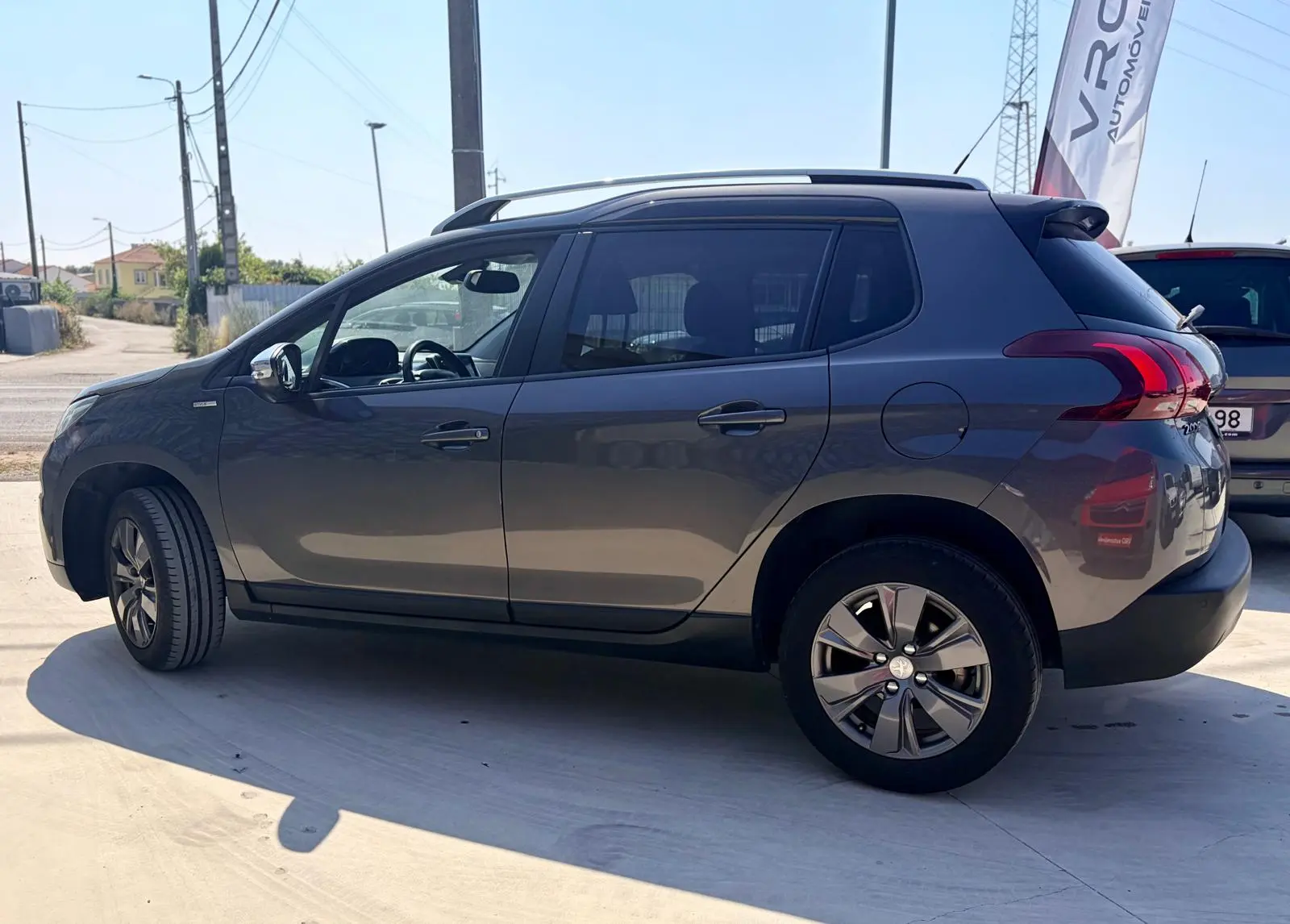 Peugeot 2008 Outro 6
