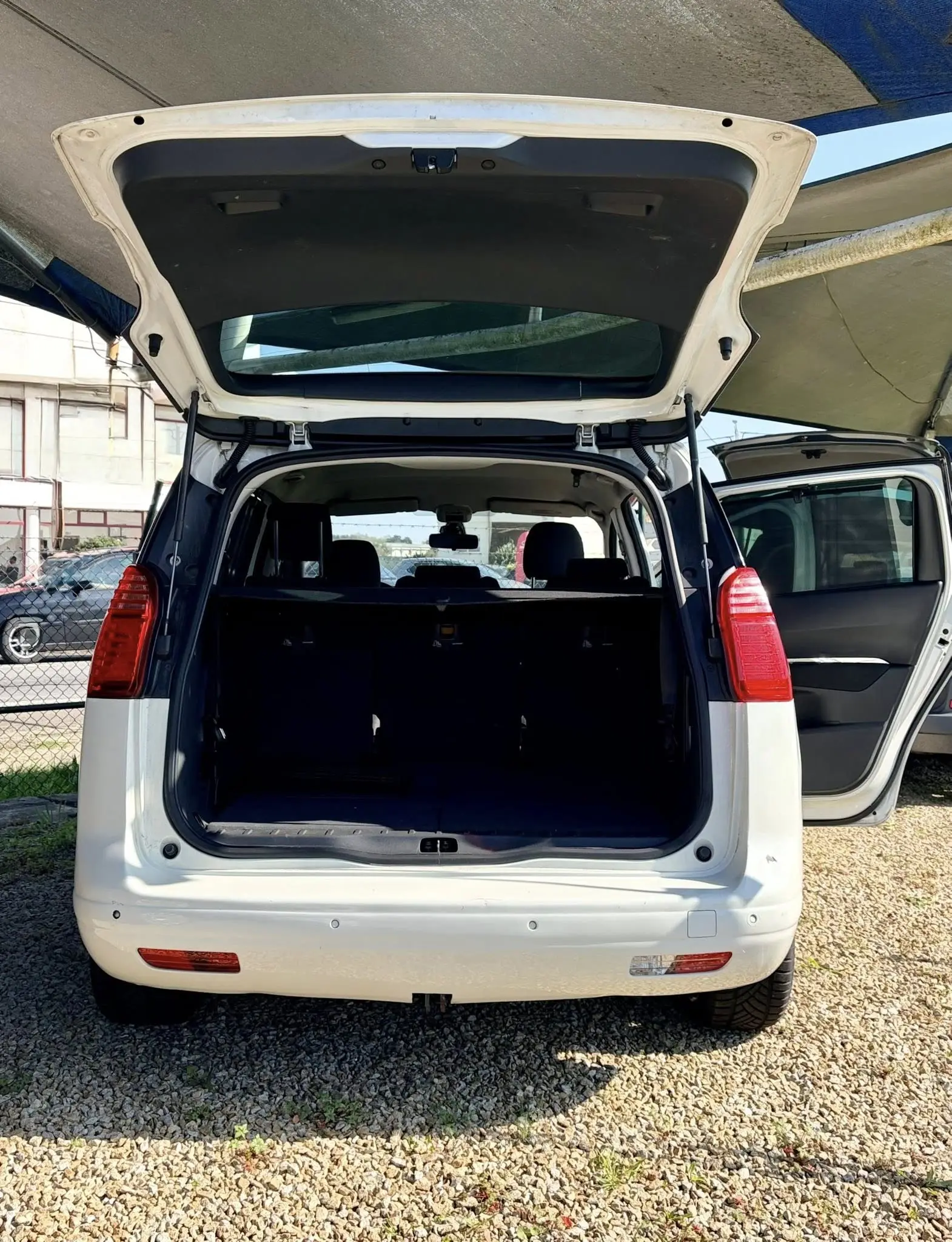 Peugeot 5008 1.6 E-HDi 7L Allure 2-Tronic 7