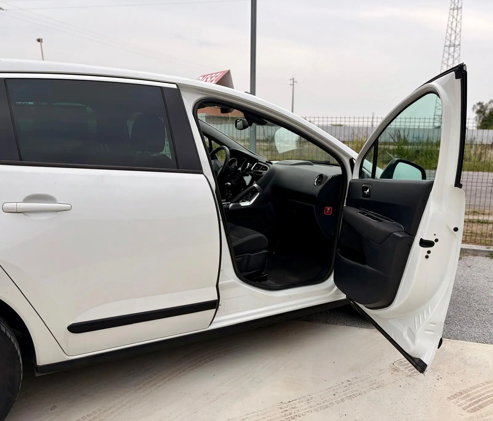 Peugeot 3008 Outro 10
