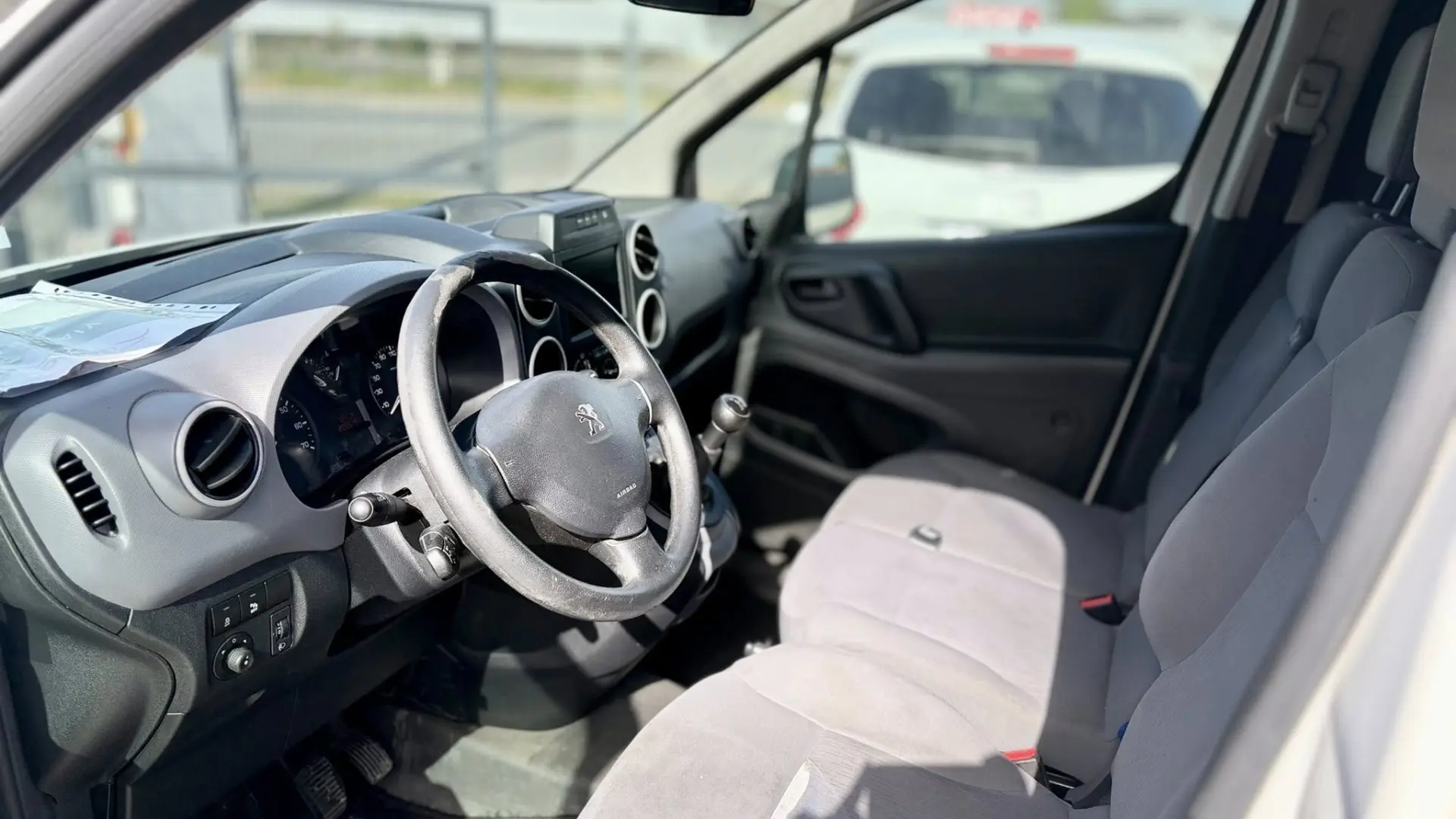 Peugeot Partner Outro 13
