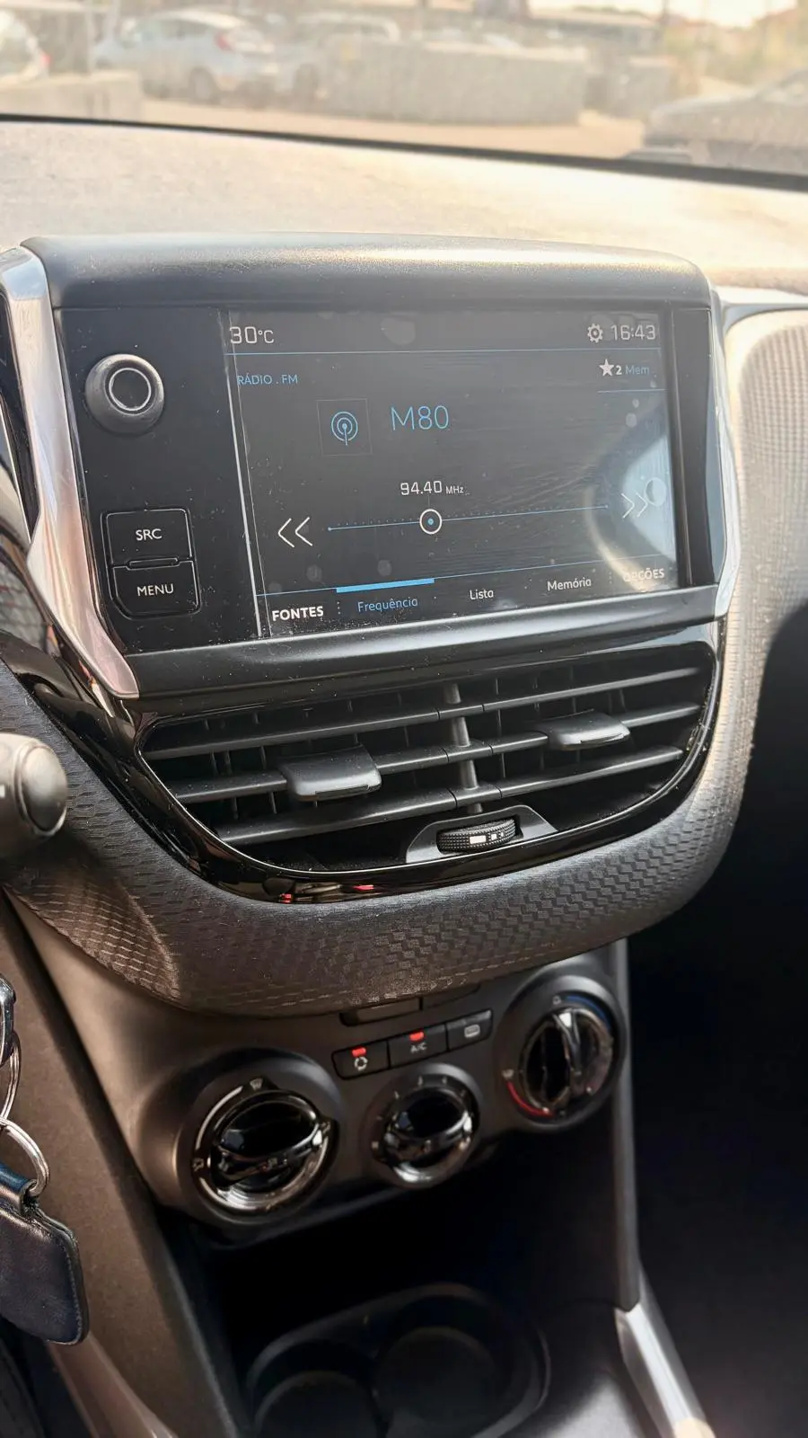 Peugeot 2008 Outro 8