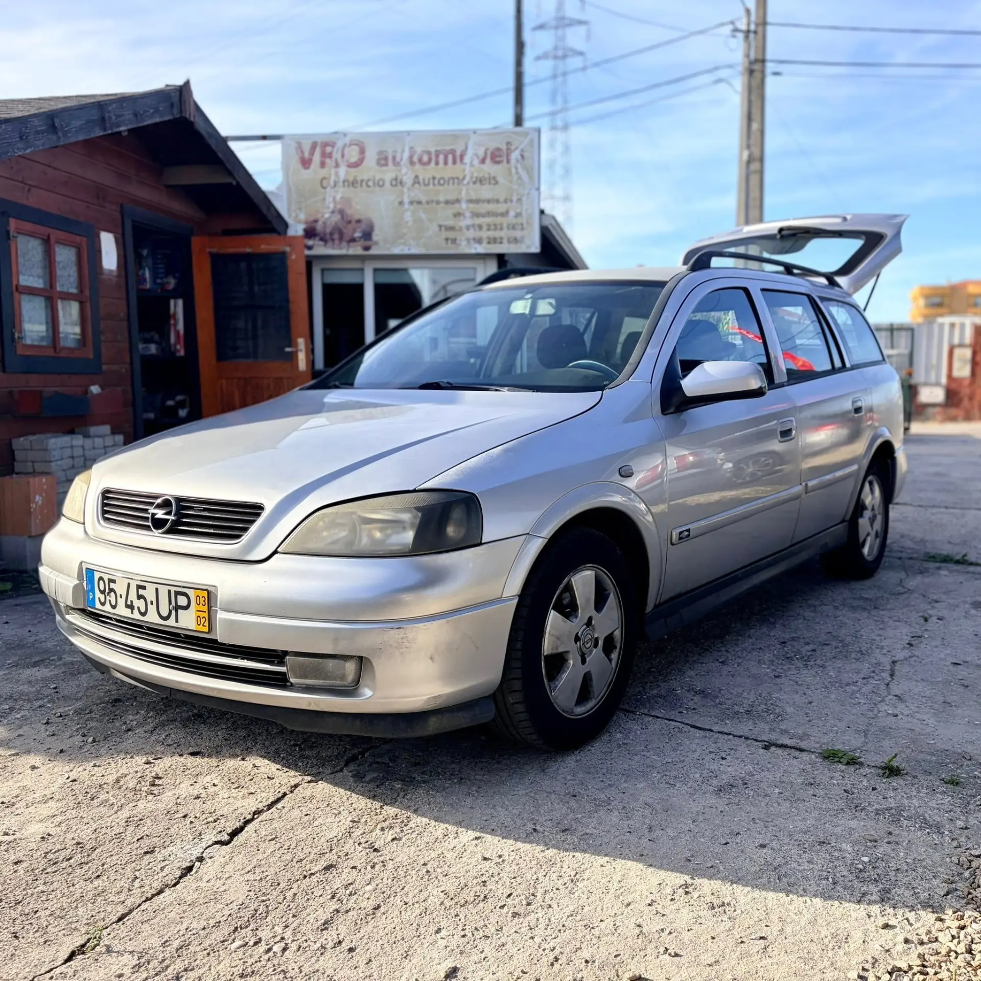 Opel Astra Caravan Outro 1
