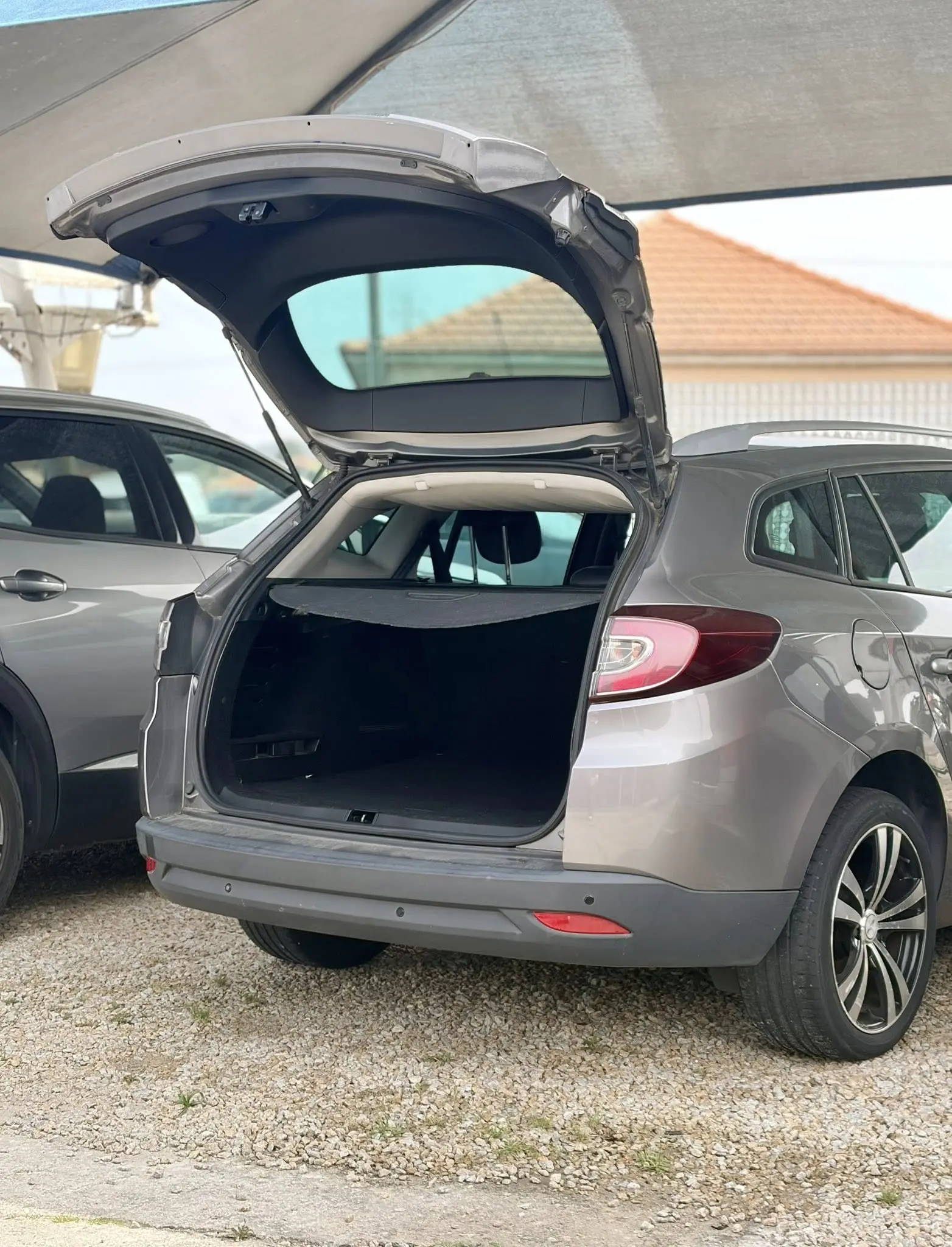 Renault Mégane Outro 5