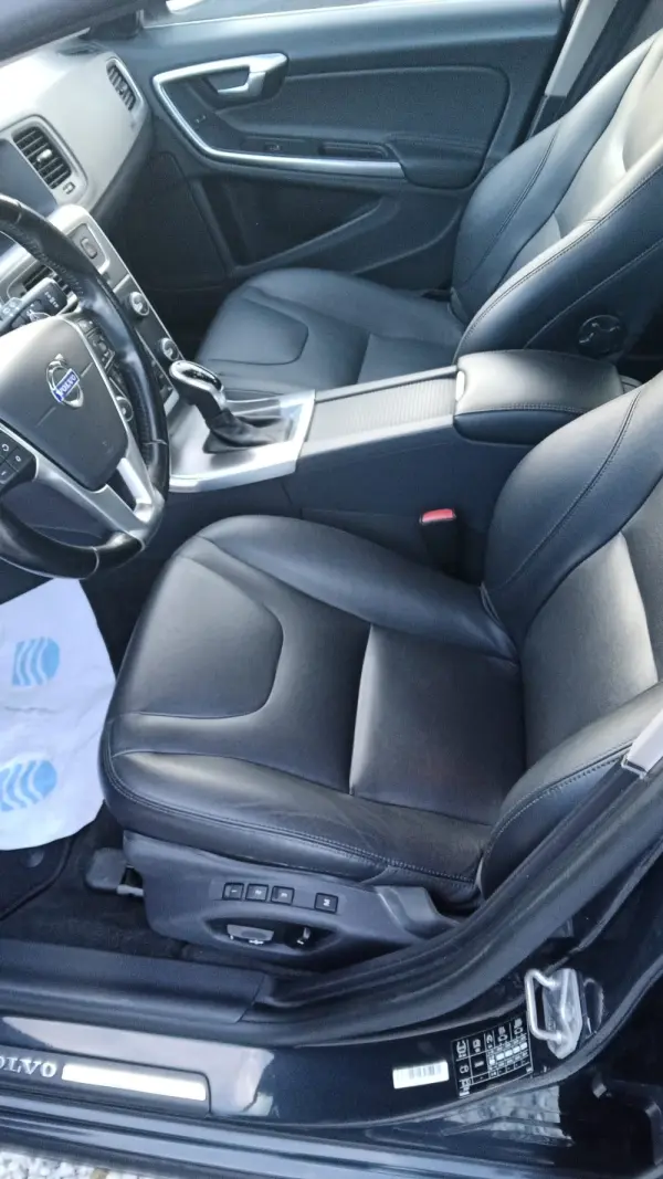 Volvo V60 2.0 D4 Summum Geartronic 9