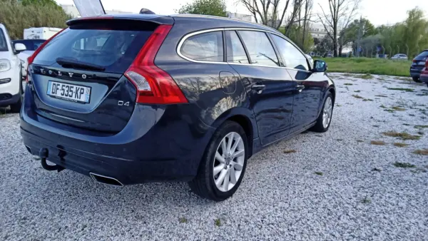 Volvo V60 2.0 D4 Summum Geartronic 3