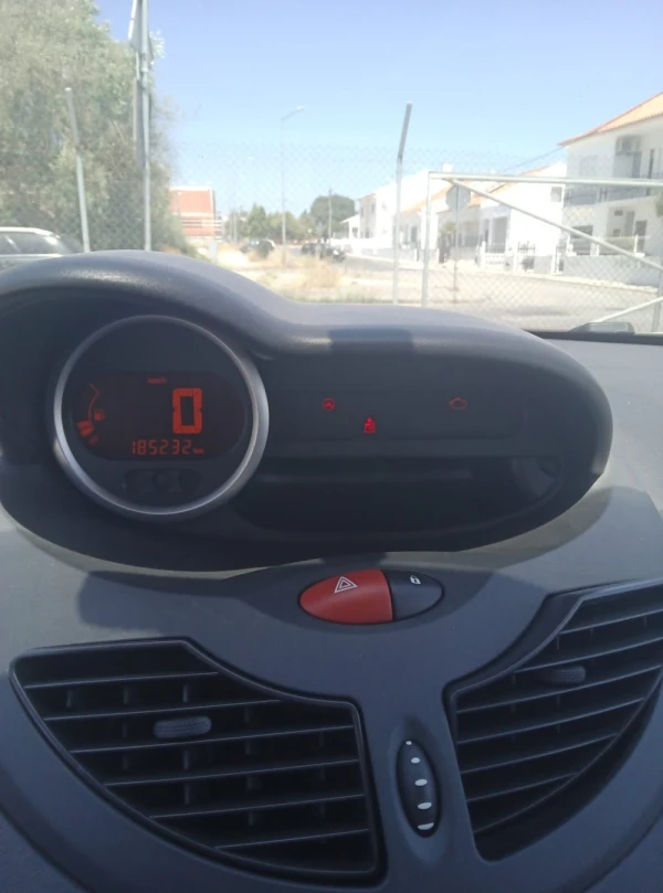 Renault Twingo 1.5 dCi Initiale 8