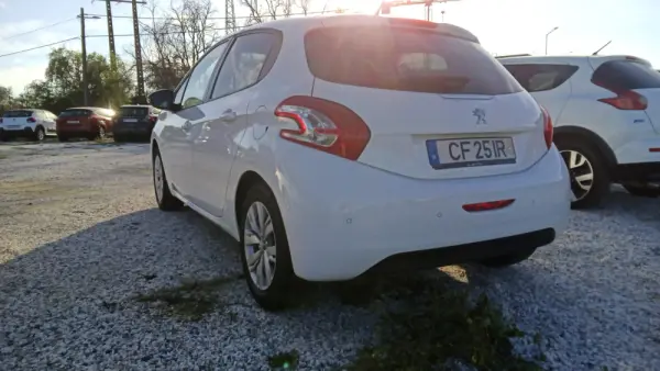 Peugeot 208 PureTech 82 Active 5