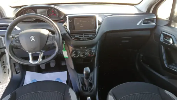 Peugeot 208 PureTech 82 Active 12