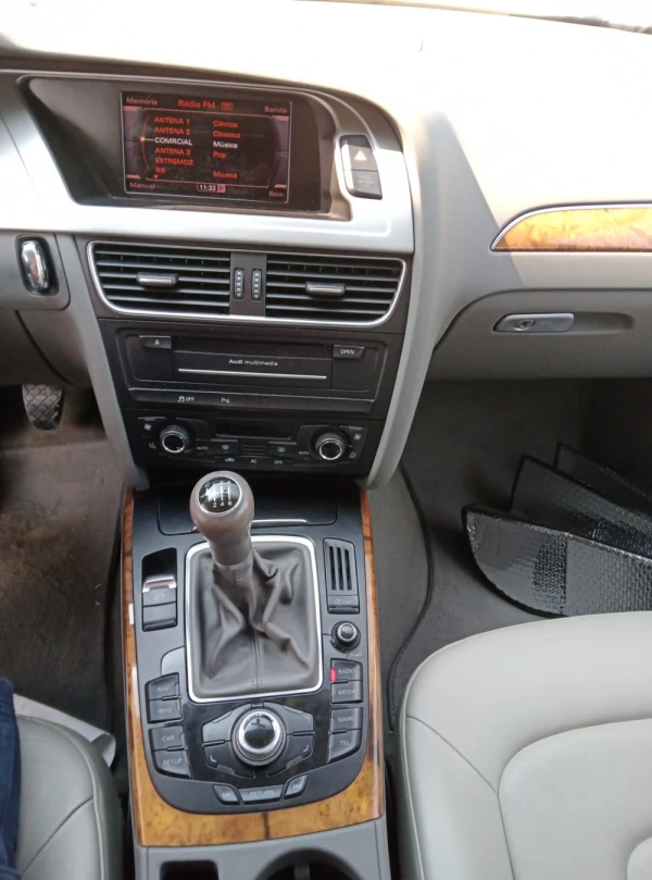 Audi A4 Avant 2.0 TDI exclusive 11