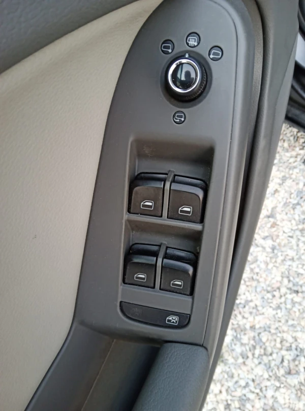 Audi A4 Avant 2.0 TDI exclusive 12