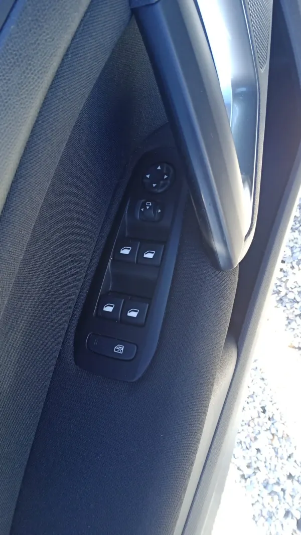 Peugeot 308 SW 1.6 BlueHDi Allure 9