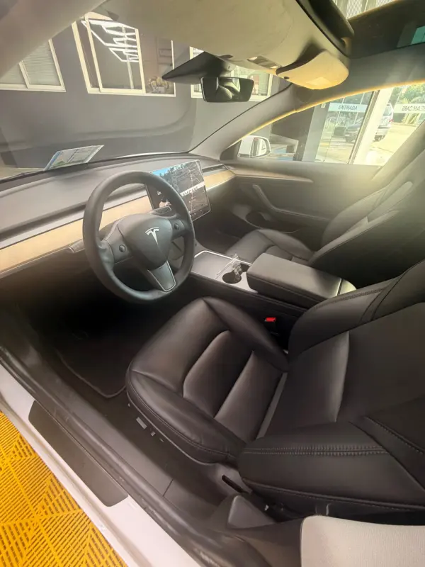 Tesla Model 3 Standard Range Plus RWD 17