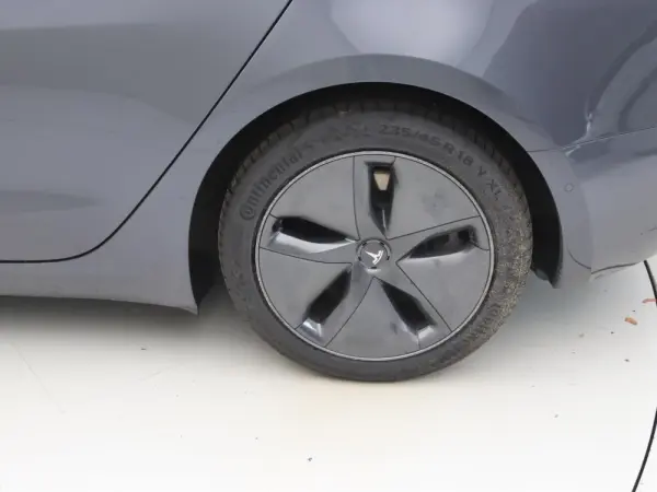 Tesla Model 3 Standard Range Plus RWD 28