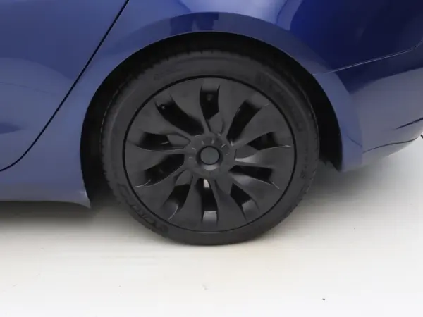 Tesla Model 3 Standard RWD 37