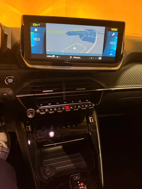 Peugeot e-2008 50 kWh Allure 16