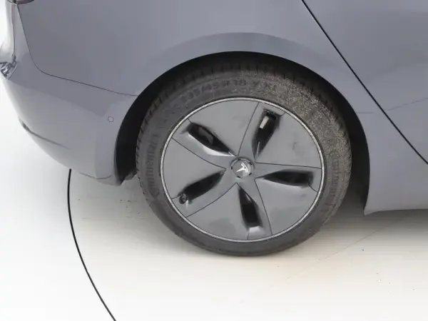 Tesla Model 3 Standard Range Plus RWD 27