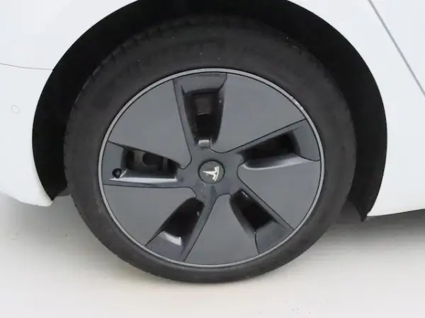Tesla Model 3 Standard Range Plus RWD 11