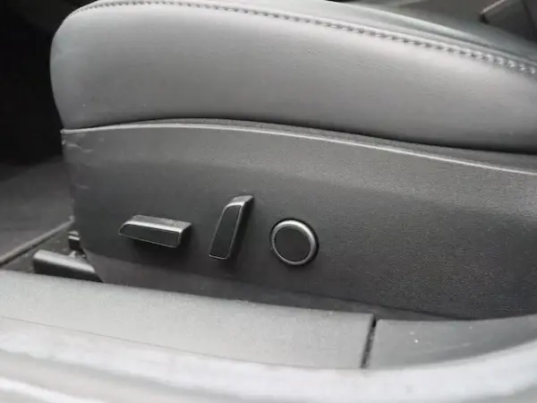 Tesla Model 3 Standard Range Plus RWD 17