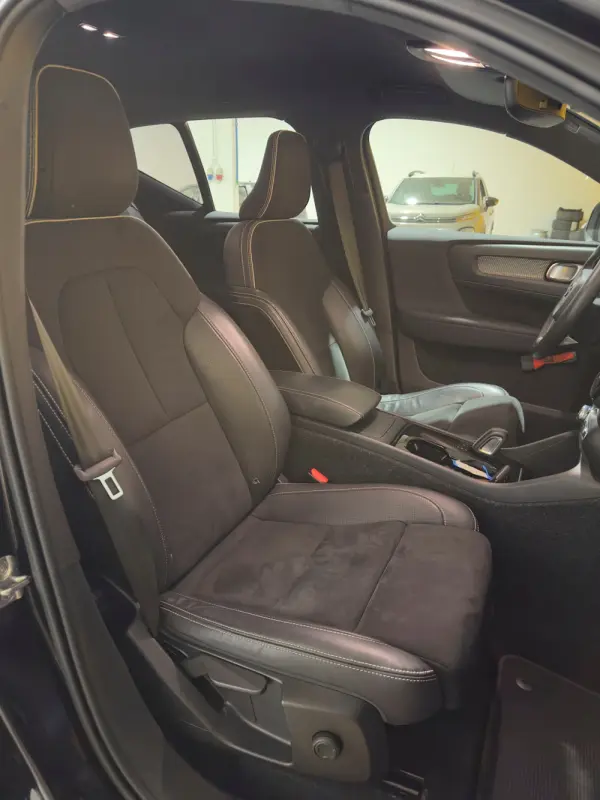 Volvo XC 40 P8 AWD Recharge RDesign 17