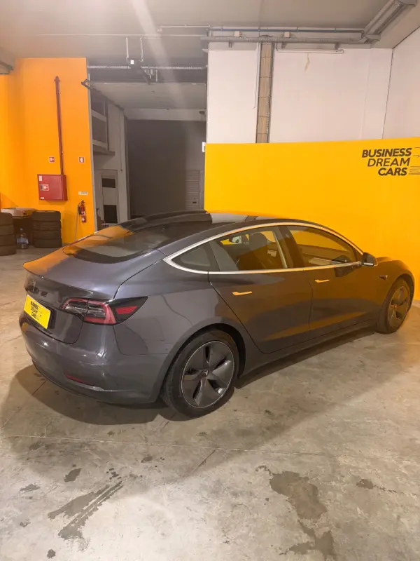 Tesla Model 3 Standard Range Plus RWD 11