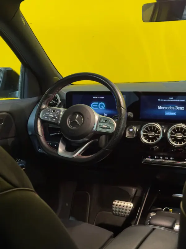 Mercedes-Benz EQA 250 AMG Line 12