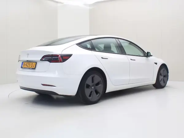 Tesla Model 3 Standard Range Plus RWD 4