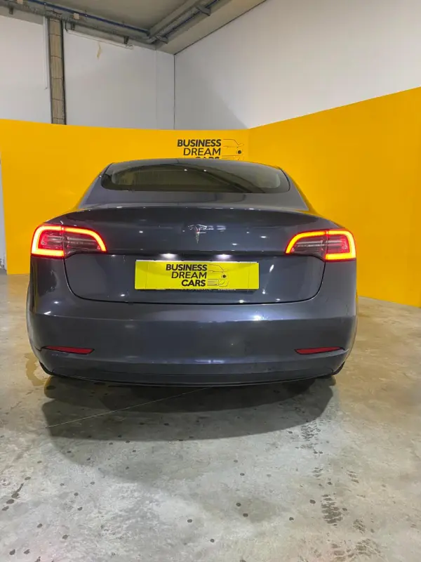Tesla Model 3 Standard Range Plus RWD 5