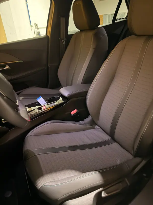 Peugeot e-2008 50 kWh Allure 15