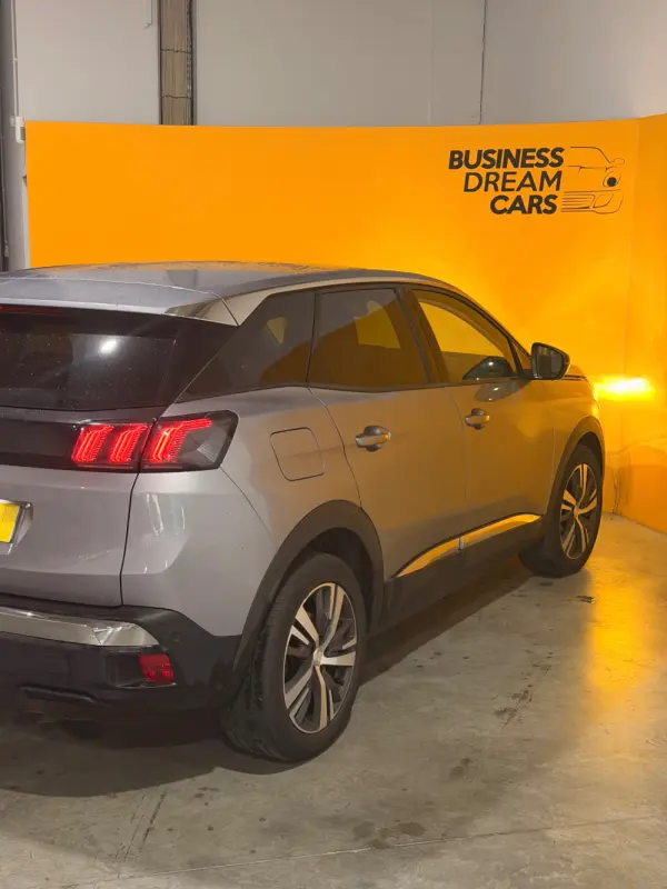 Peugeot 3008 1.5 BlueHDi Allure Pack EAT8 16