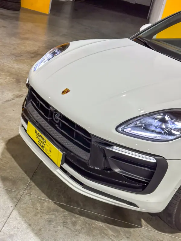 Porsche Macan T 4