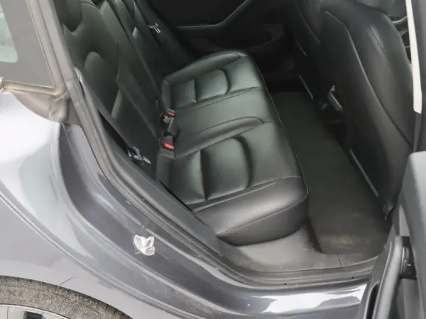 Tesla Model 3 Standard Range Plus RWD 30