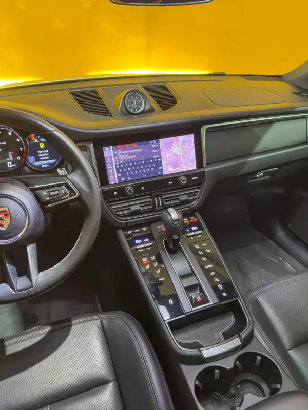 Porsche Macan T 7