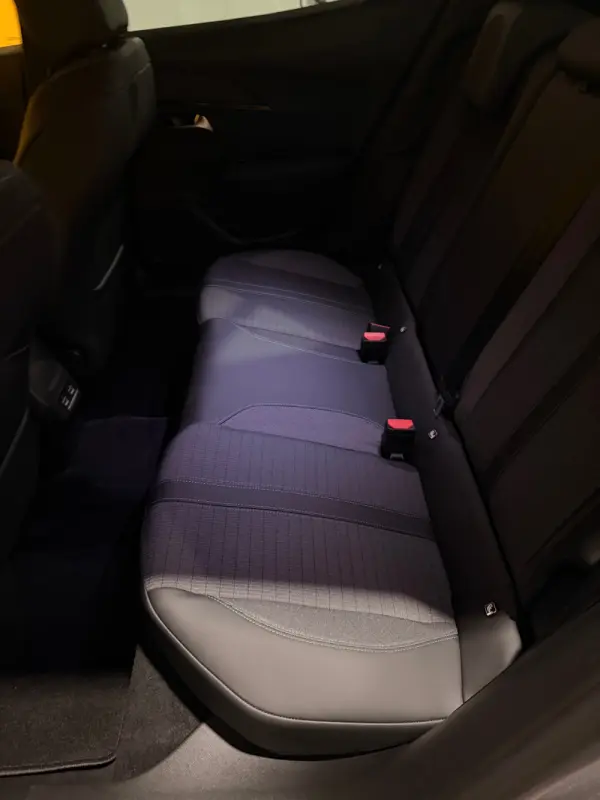 Peugeot e-2008 50 kWh Allure 19