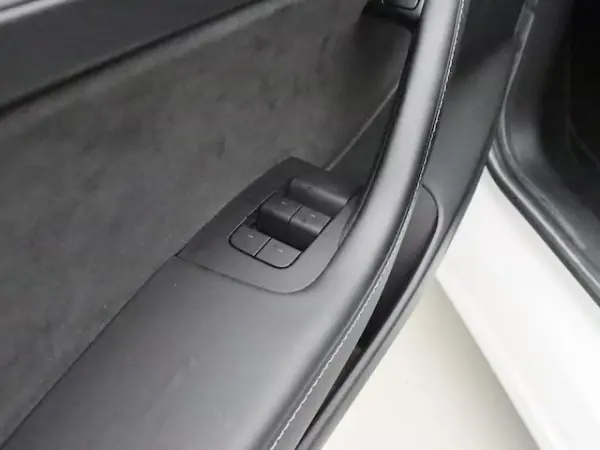 Tesla Model 3 Standard Range Plus RWD 18