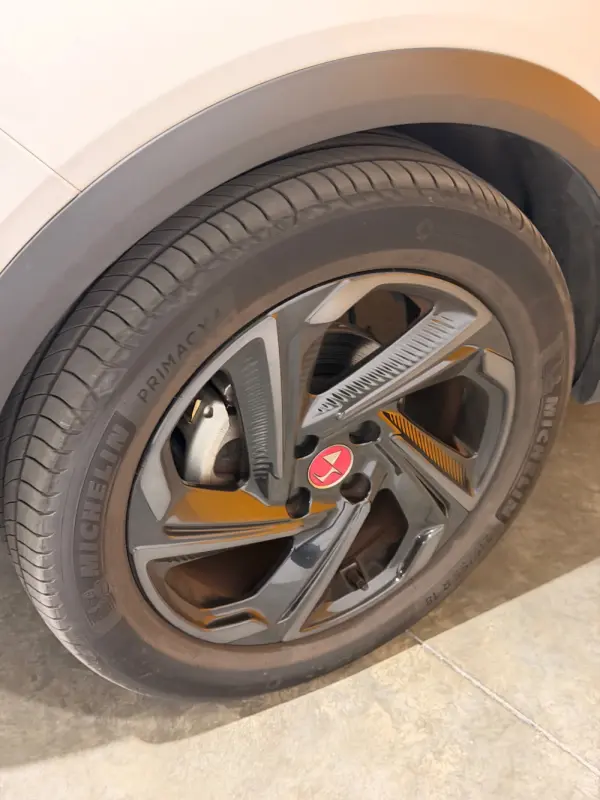 DS DS3 Crossback PureTech 130 Aut. PERFORMANCE LINE + 8