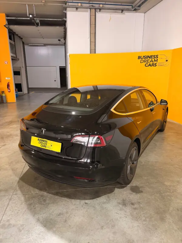 Tesla Model 3 Standard Range Plus RWD 11
